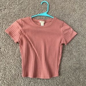 pink cropped tee